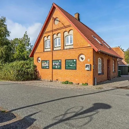 3 Bedroom In Holiday home